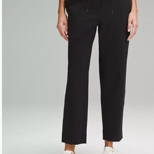 Tapered-Leg Mid-Rise Pant 7/8 Length
Luxtreme size XL